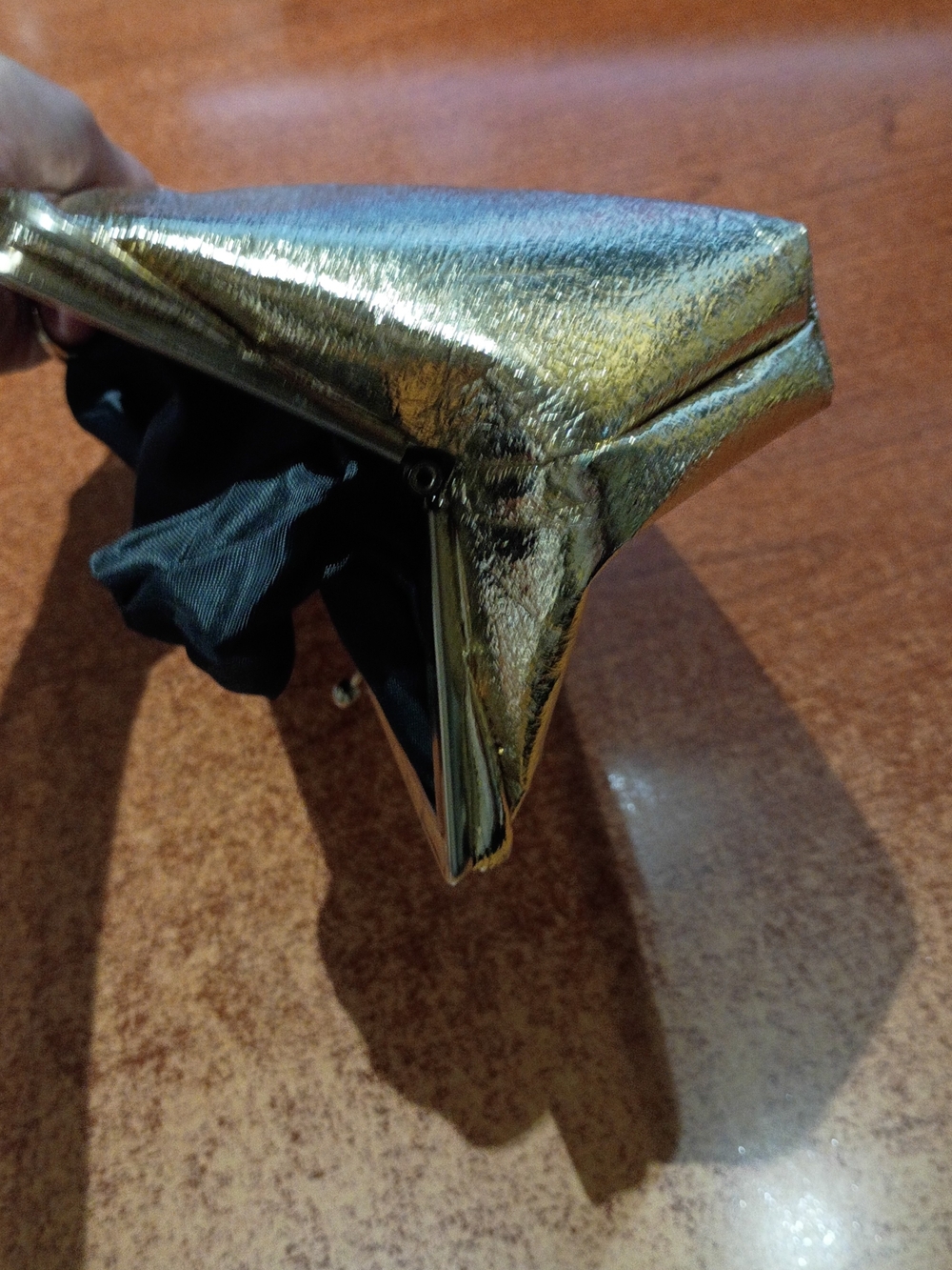 Vintage Metallic Gold Kisslock Clutch - Picture 10 of 11